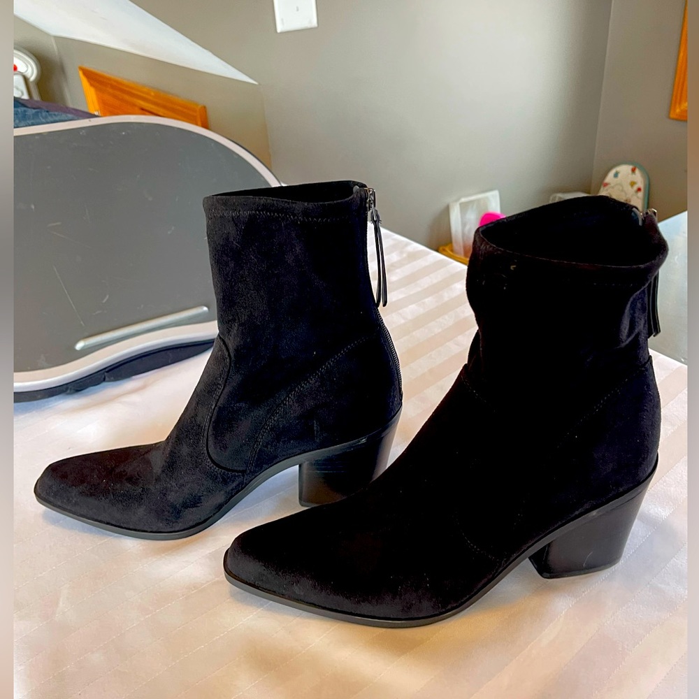 Woman’s size 9 Black Ankle boots
